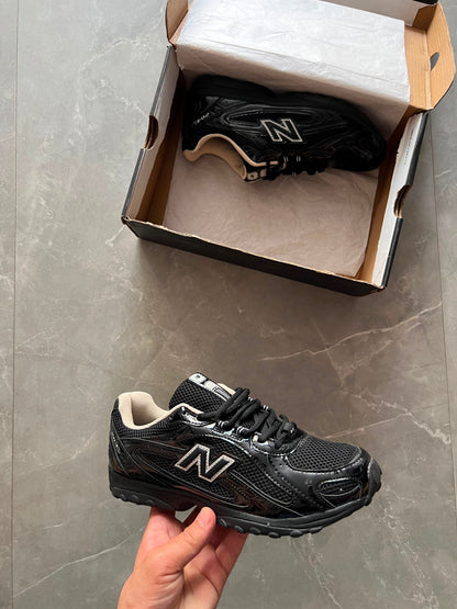 NEW BALANCE 204L BLACK