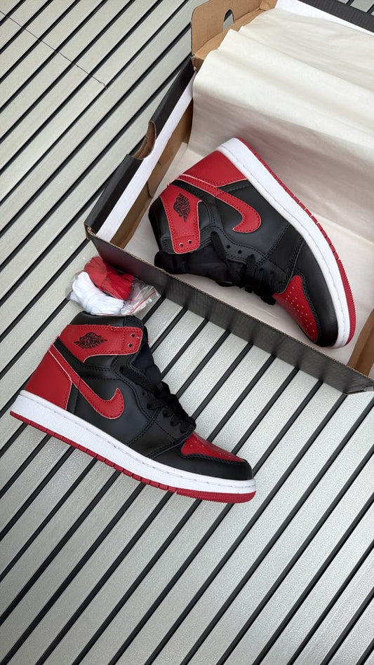 NIKE AIR JORDAN 1 RETRO HIGH OG BRED /BANNED