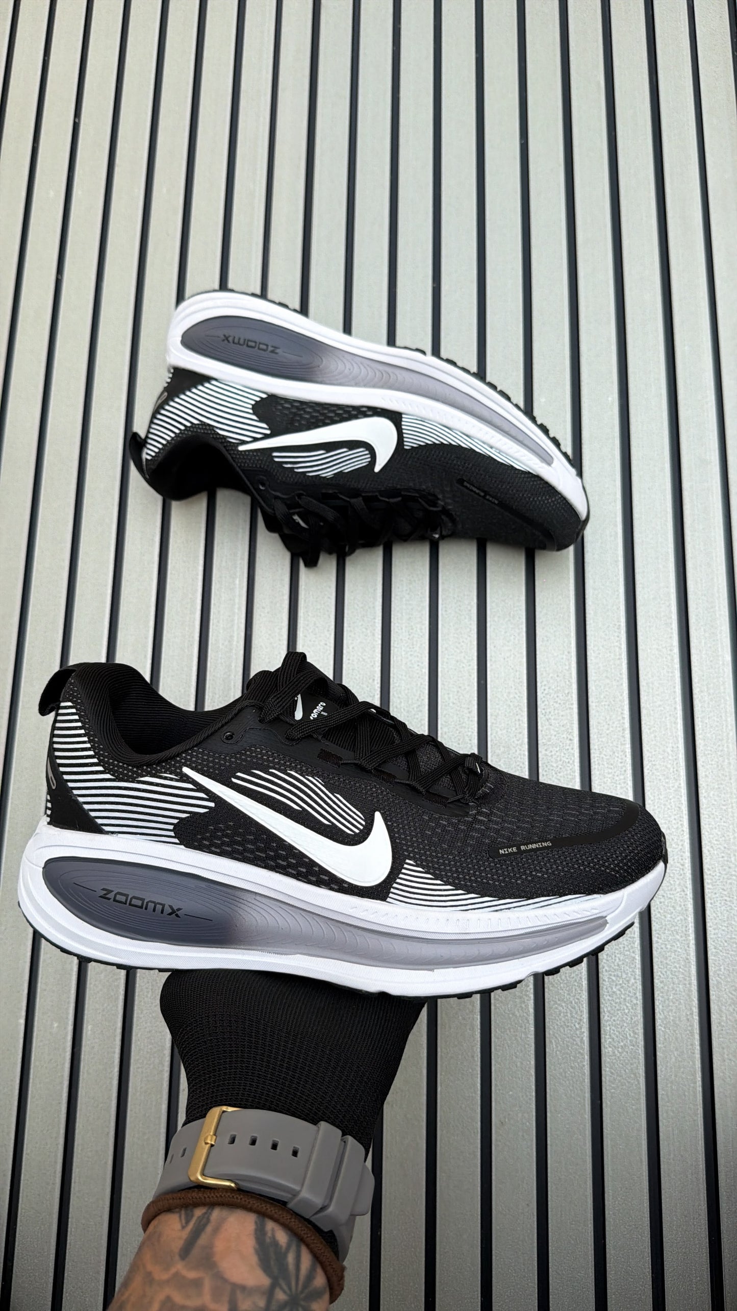 NIKE VOMERO ZOOM 18 BLACK