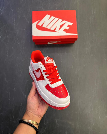 NIKE AIRFORCE ONE VALENTINE  2024