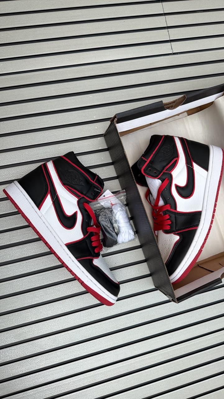 NIKE AIR JORDAN 1 RETRO HIGH OG BLOODLINE