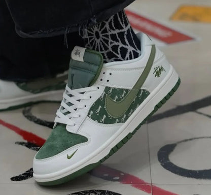 NIKE SB DUNK STUSSY S WHITE ARMY GREEN 2025