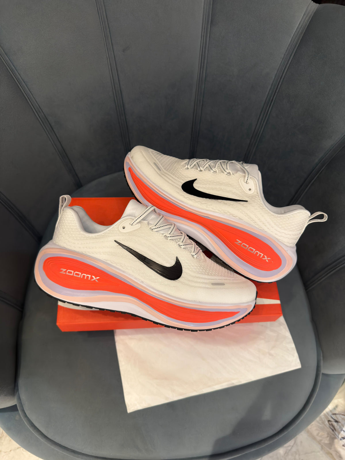 NIKE  VOMERO PLUS WHITE BLACK BRIGHT CRIMSON