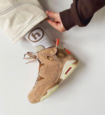 NIKE AIR JORDAN 6 RETRO TRAVIS SCOTT BRITISH  KHAKI