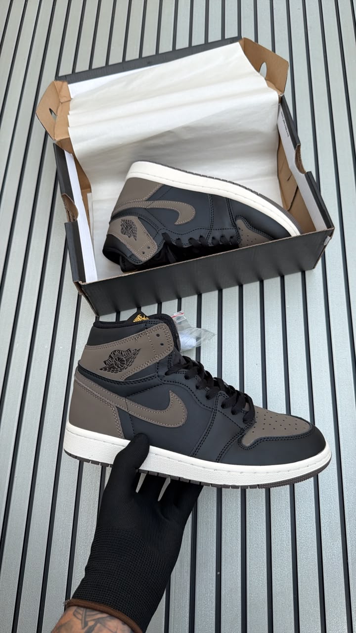 NIKE AIR JORDANS HIGH RETRO  PALOMINO