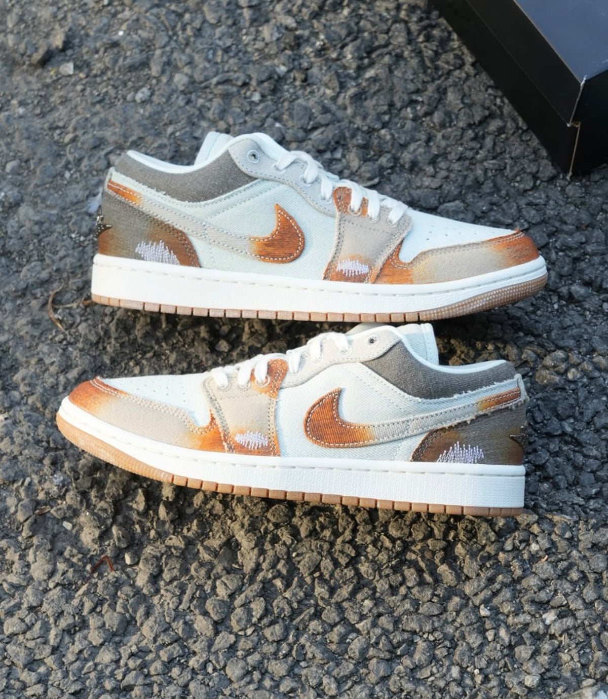 NIKE AIR JORDAN 1 LOW SAIL LIGHT BONE