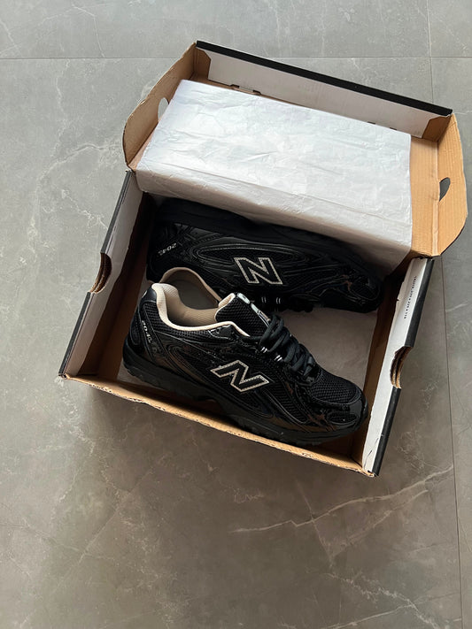NEW BALANCE 204L BLACK