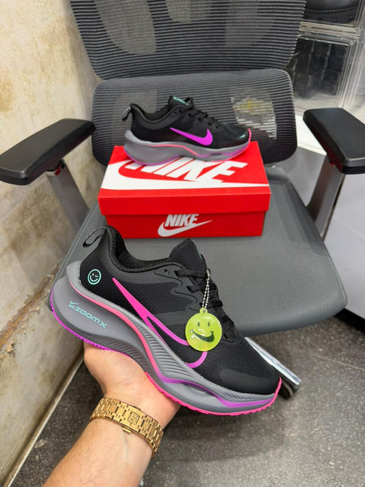NIKE ZOOM X SMILEY