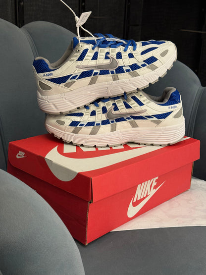 NIKE P6000 TRAINER METALLIC ROYAL BLUE
