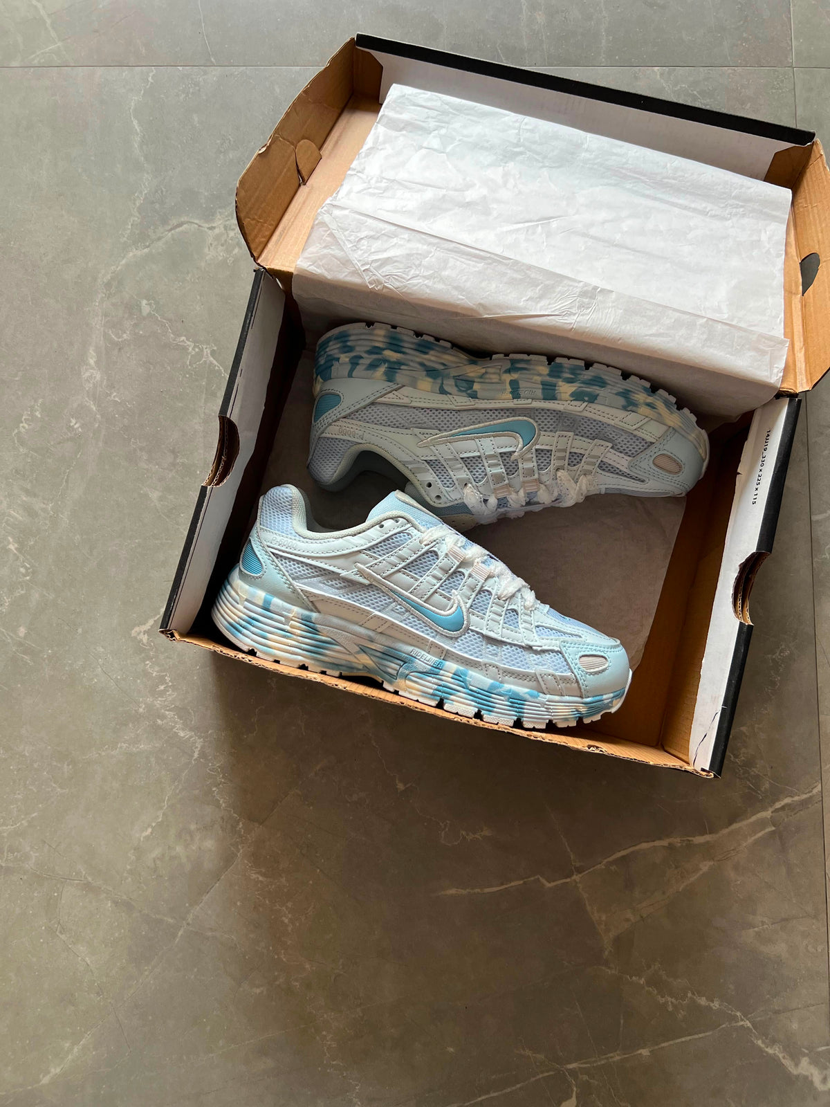 NIKE P6000