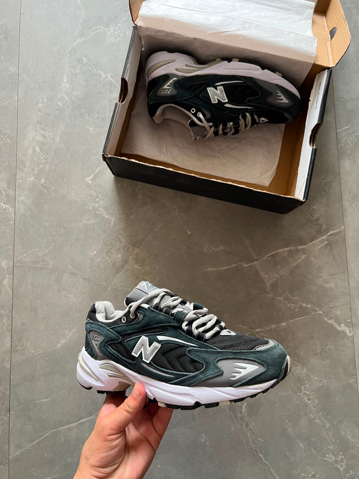 NEW BALANCE 725