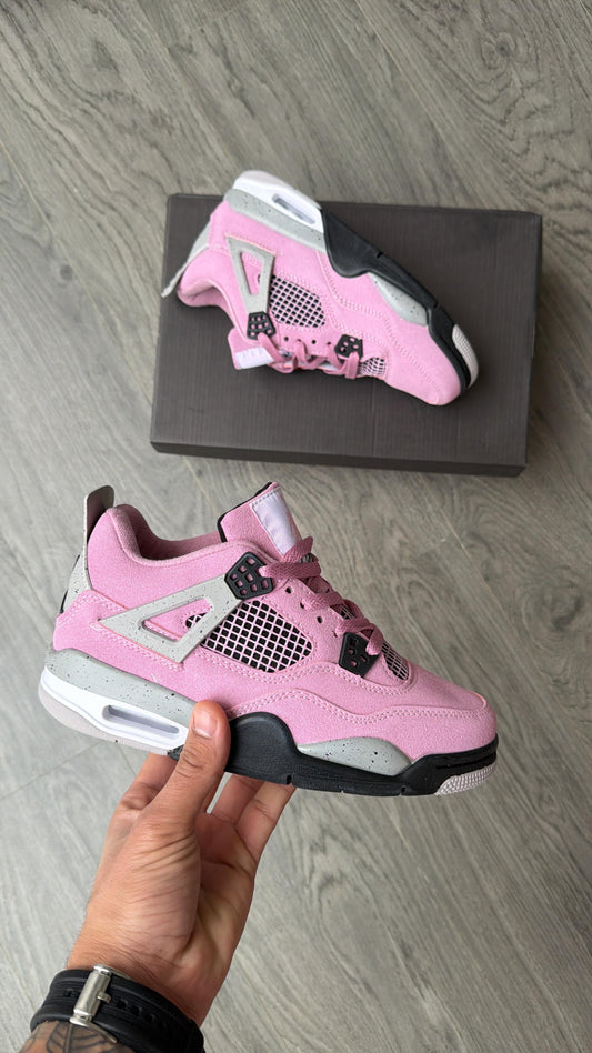 NIKE AIR JORDAN RETRO 4