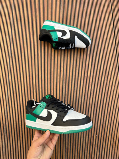 NIKE SB DUNK