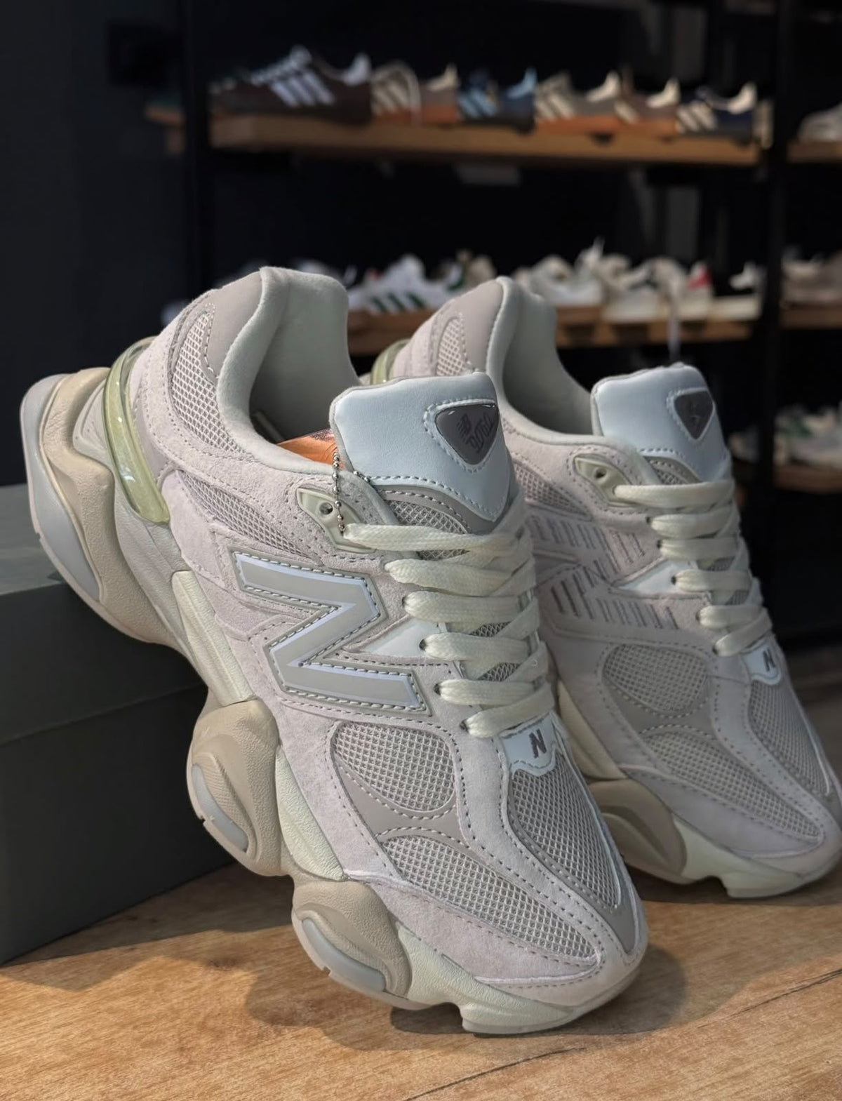NEW BALANCE 9060 GLACIER