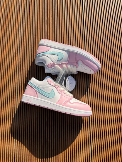 NIKE AIR JORDAN CUT LOW