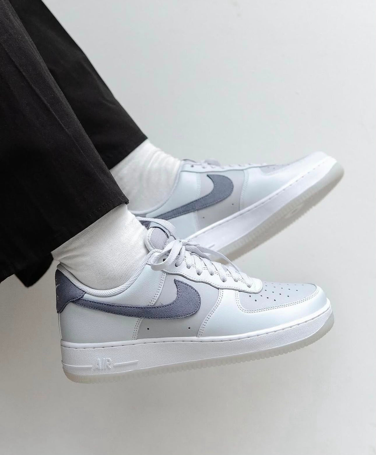 NIKE AIRFORCE 1 LOW CARBON PURE PLATINUM