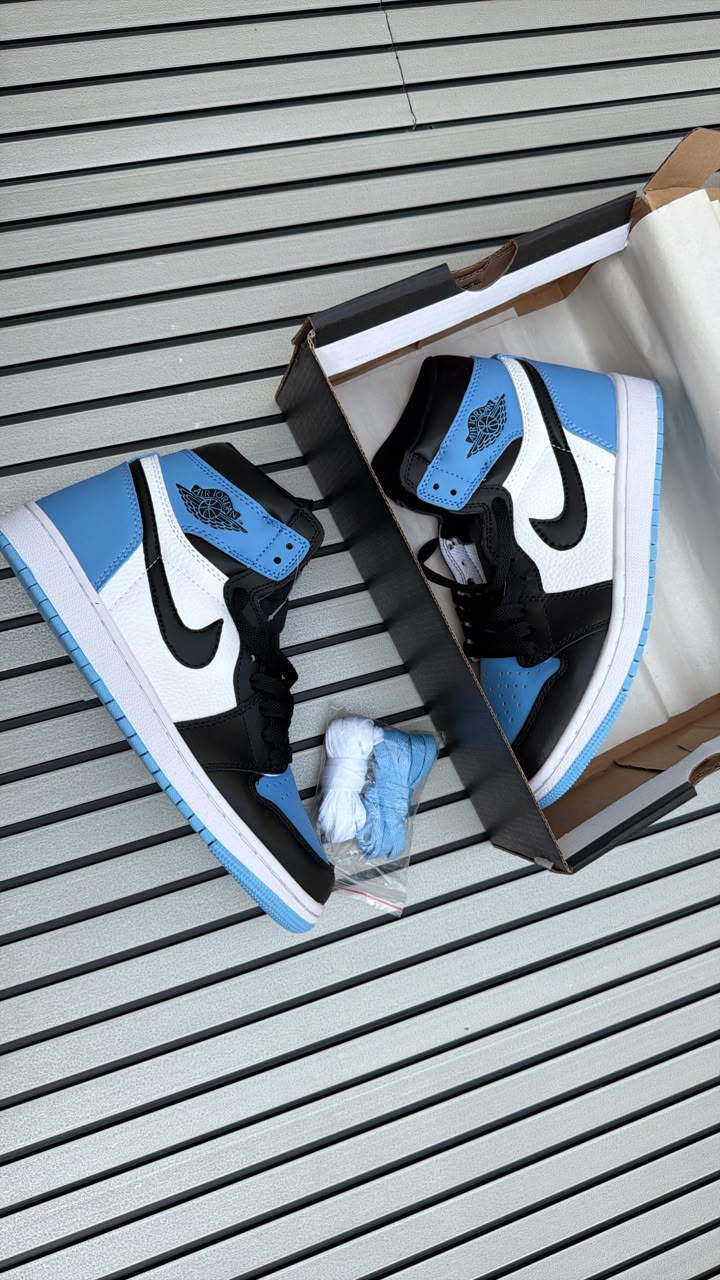 NIKE AIR JORDAN 1 RETRO HIGH OG UNC TOE