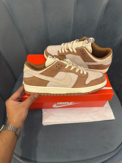 NIKE  DUNK LOW CURRY