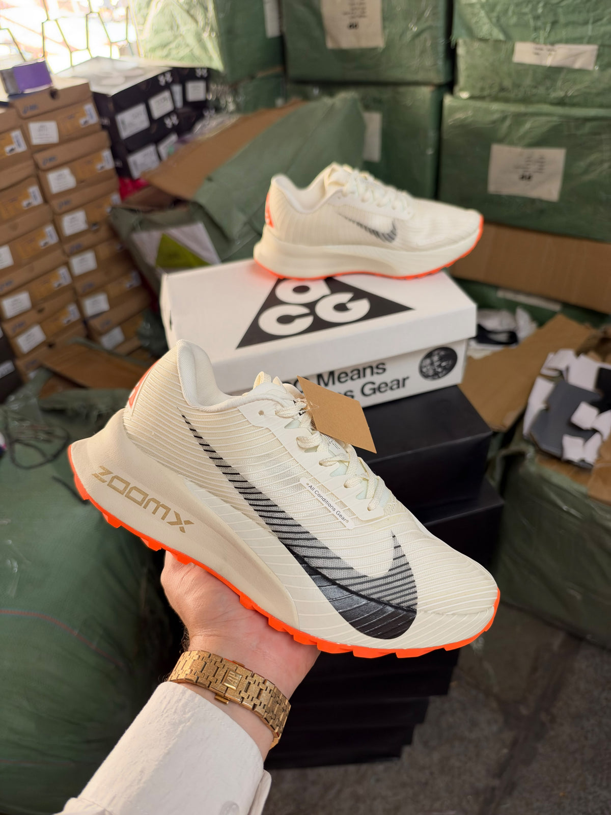 NIKE ACG ULTRAFLY TRAIL RUNNING WHITE
