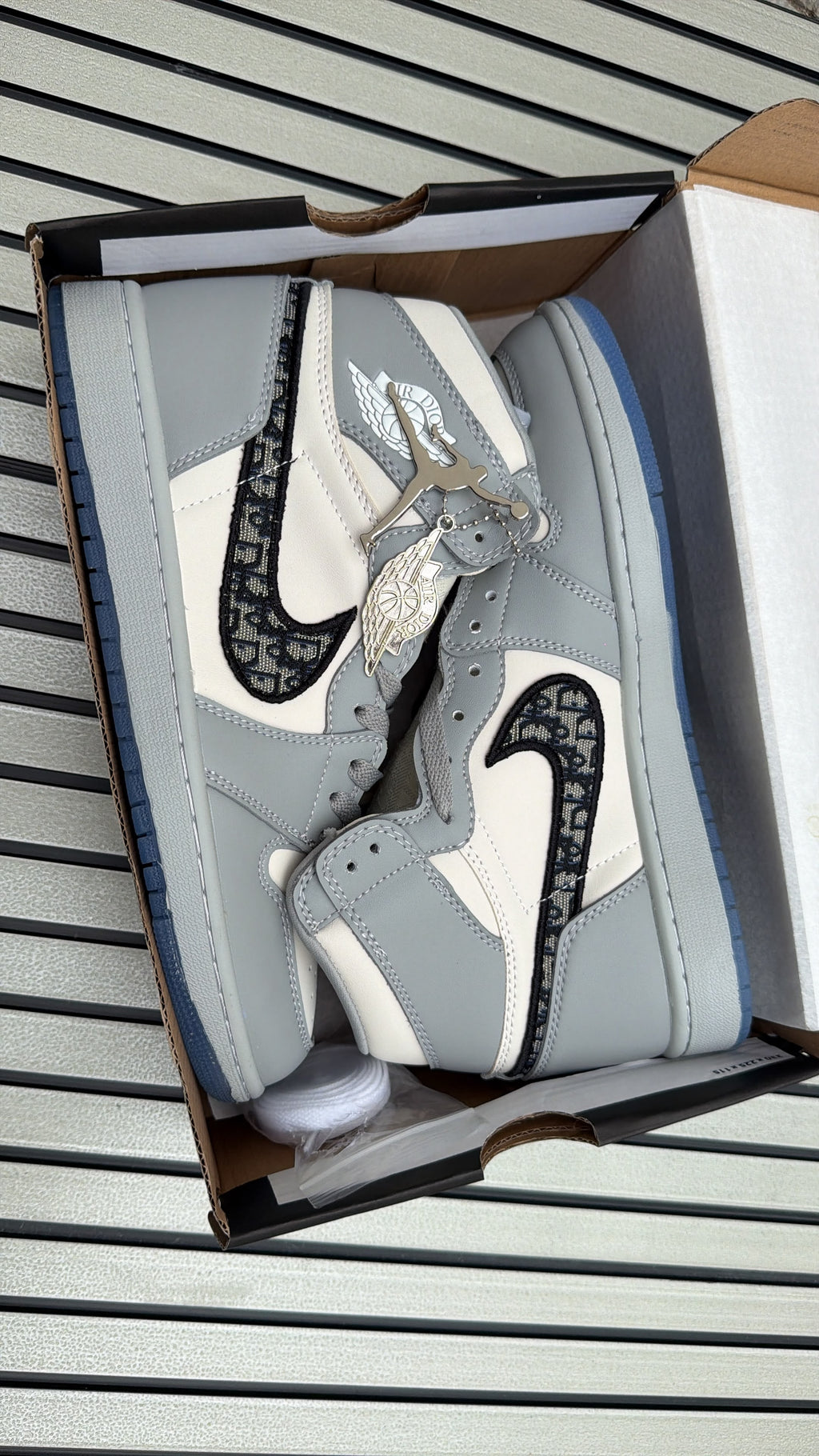 AIR JORDAN ONE DIOR