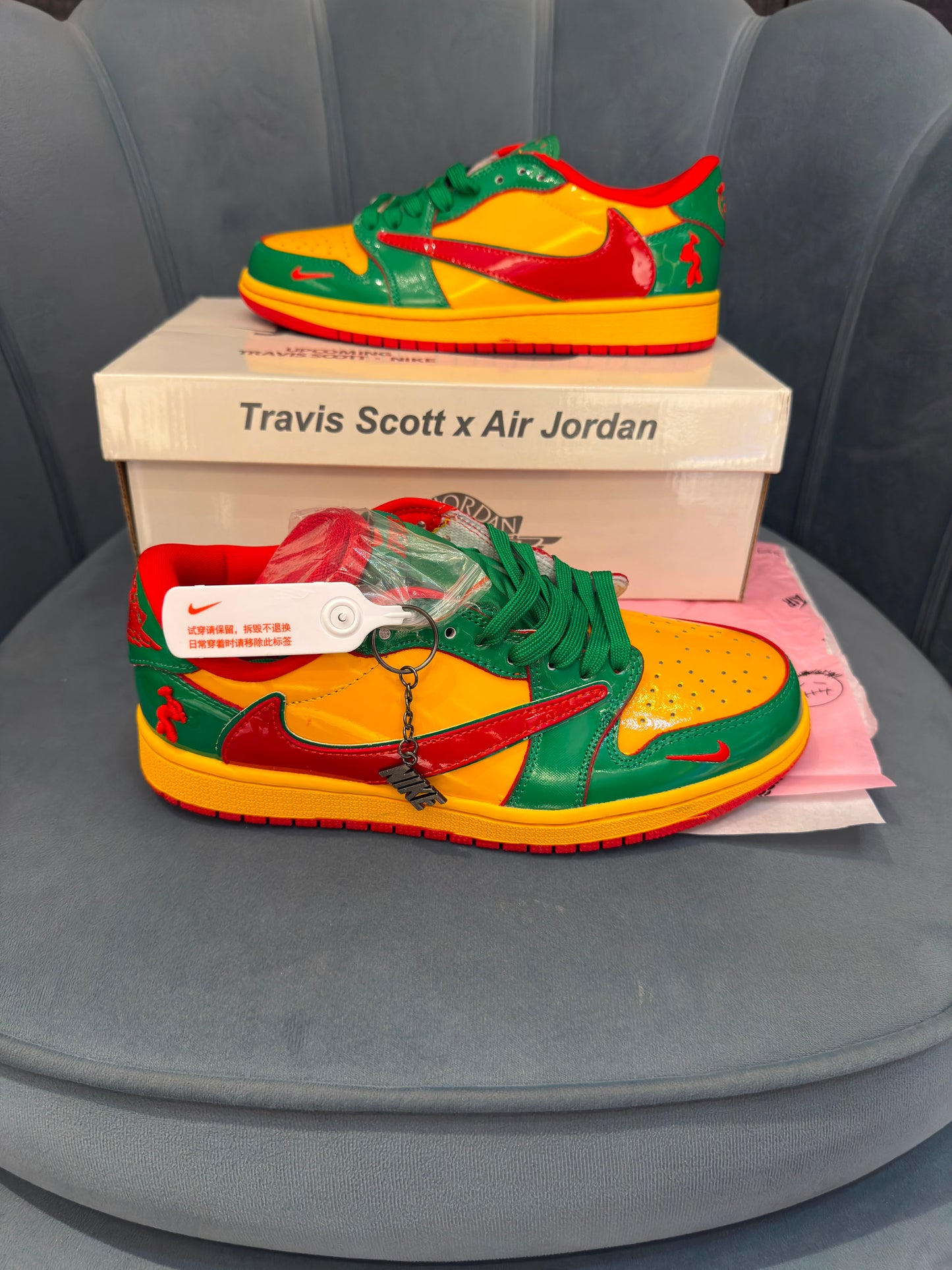 AIR JORDANS TRAVIS SCOTT HIGH X CONCRETE BOYS