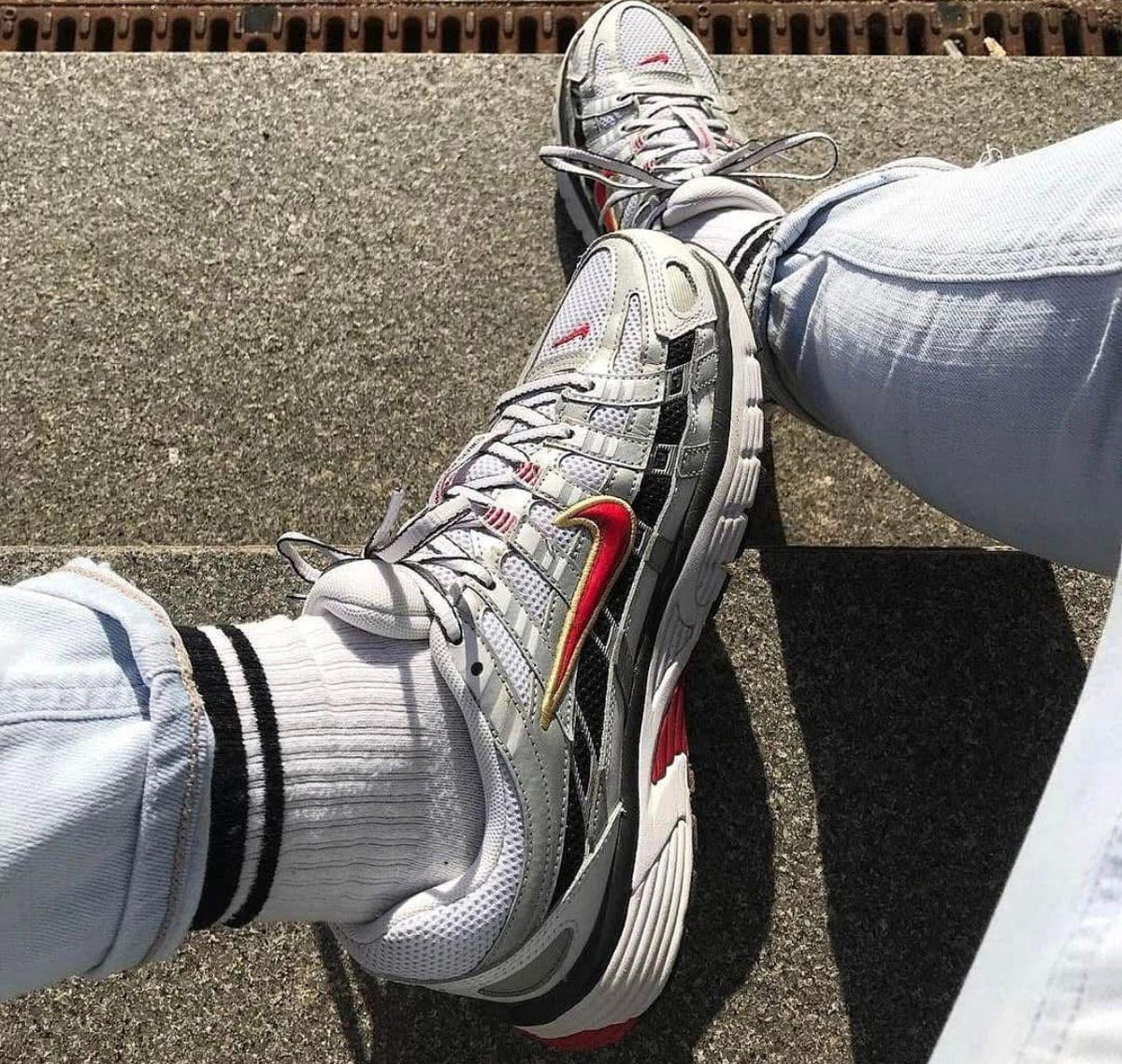 NIKE P6000 TRAINER METALLIC RED