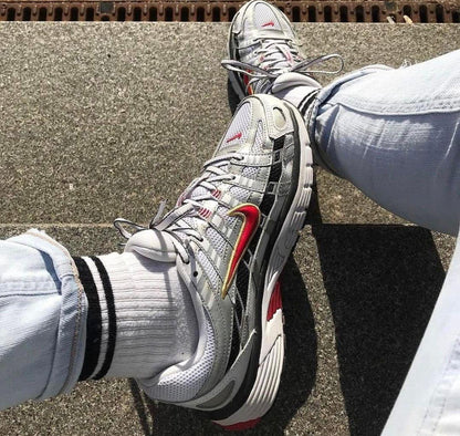NIKE P6000 TRAINER METALLIC RED