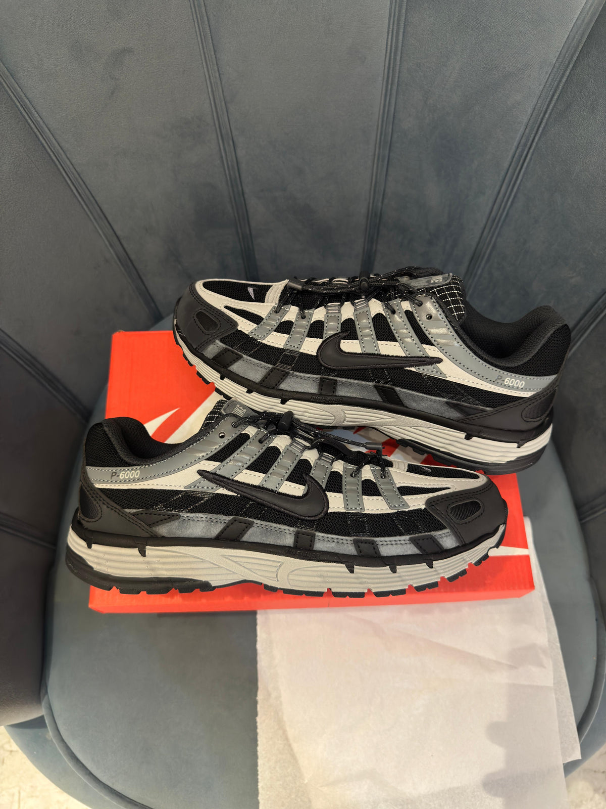 NIKE P 6000 TRAINER BLACK /GREY