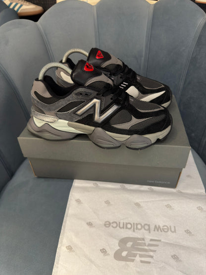 NEW BALANCE 9060 BLACK AND GREY