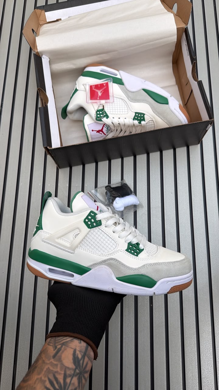 AIR JORDANS RETRO 4 PINE  GREEN