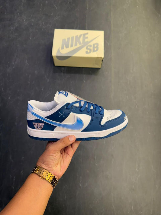 NIKE SB DUNK THE BORNE X RAISED