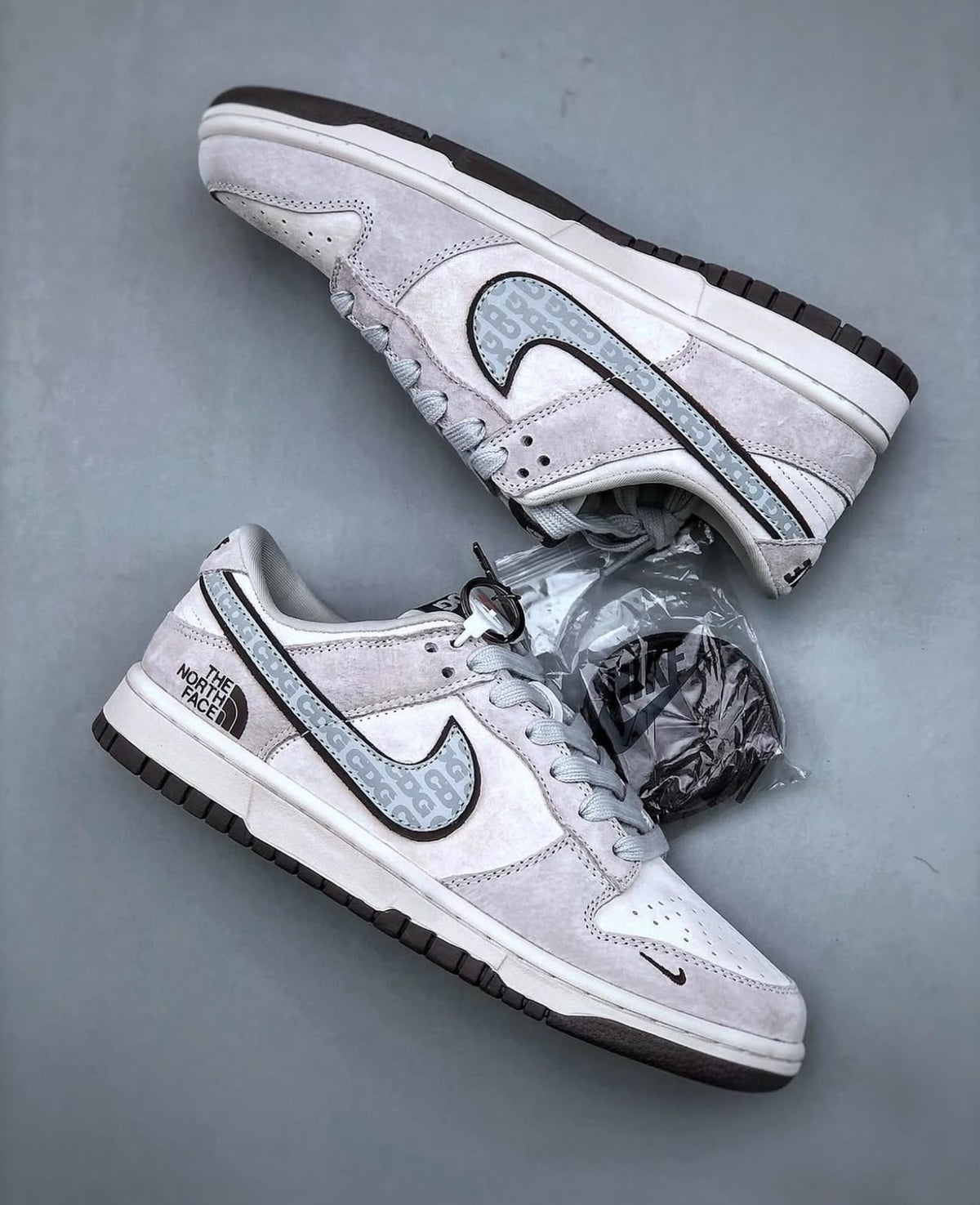 NIKE SB DUNK LOW X THE NORTH FACE