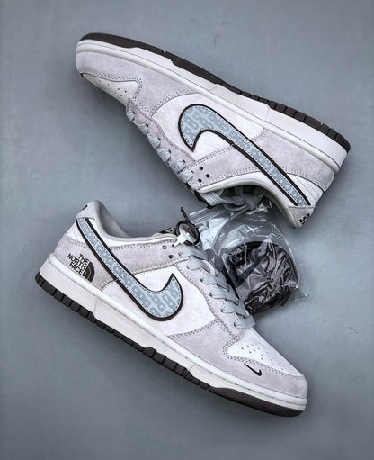 NIKE SB DUNK LOW X THE NORTH FACE