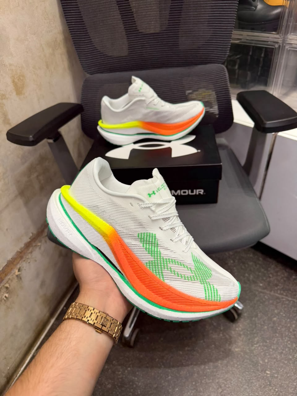 UNDER ARMOUR VELOCITY ELITE RUNNING SHOE