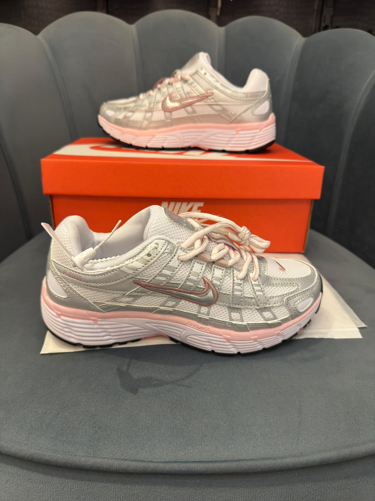 NIKE P 6000 TRAINER BABY PINK