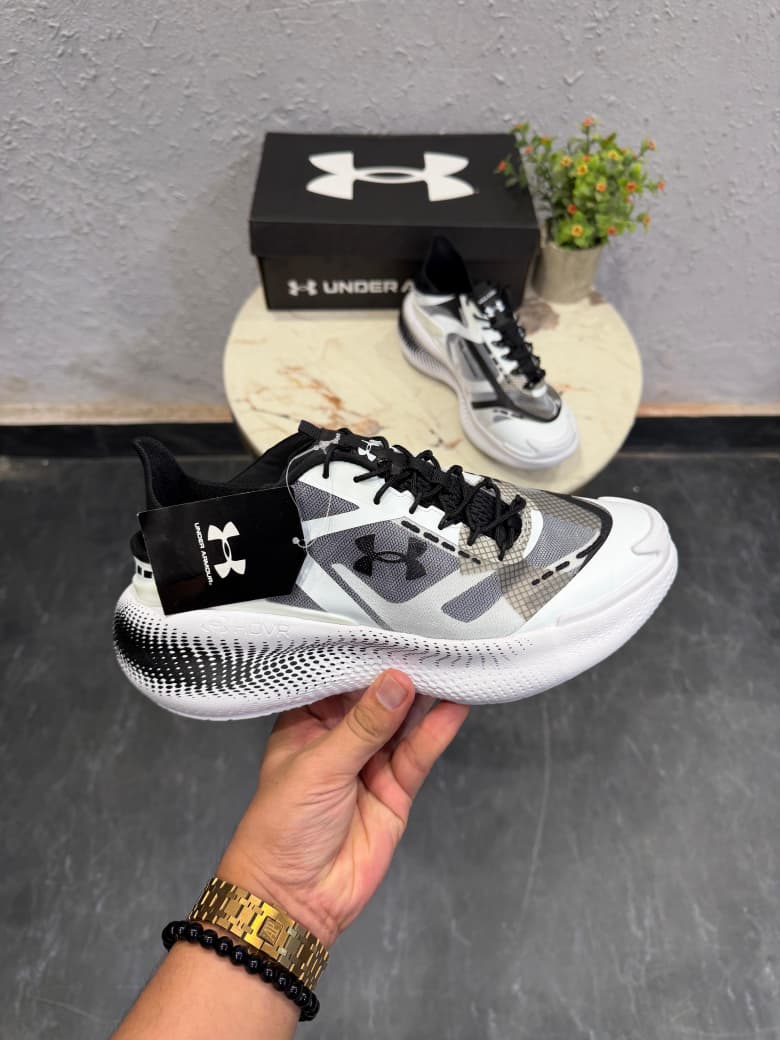UNDER ARMOUR ECHO SLIPSPEED 4 COLOURS