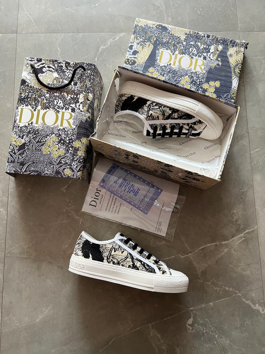 NIKE DIOR