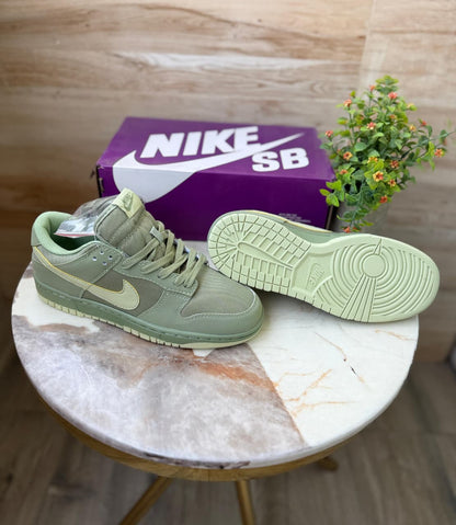 NIKE SB DUNK OIL AURA GREEN
