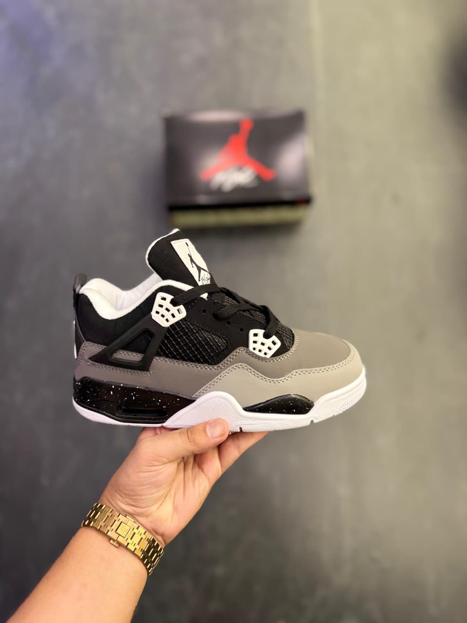 AIR JORDANS RETRO 4