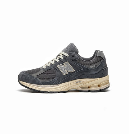 NEW BALANCE 2002R