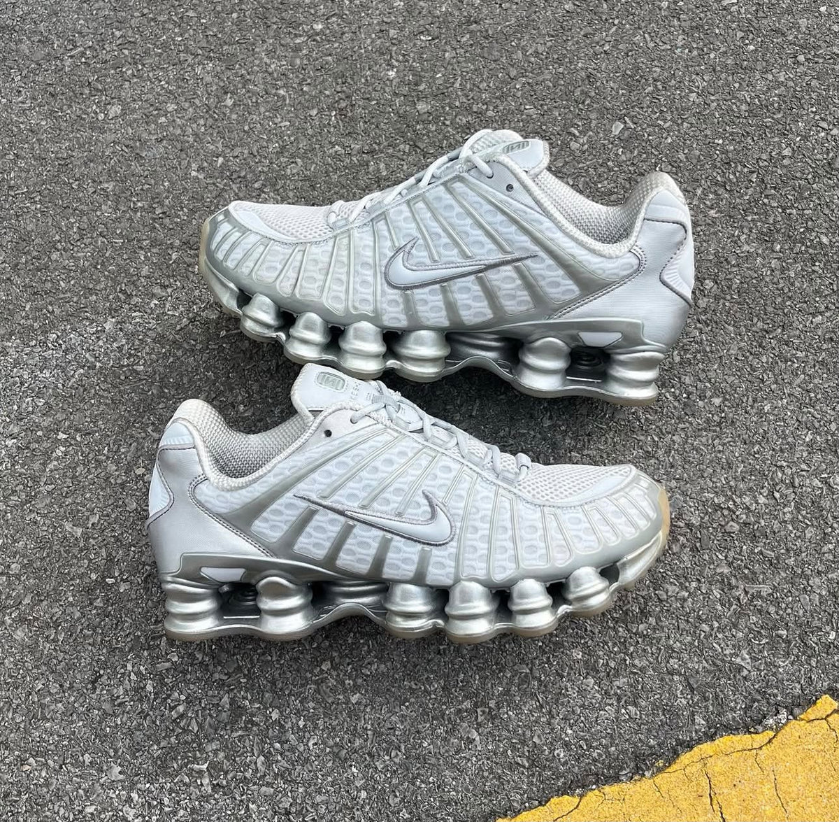 NIKE SHOX TL GREY METALLIC SILVER