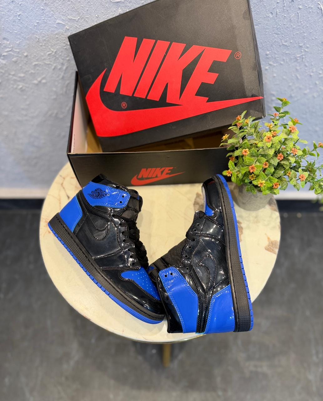 AIR JORDAN RETRO 1 PATENT BLUE BLACK