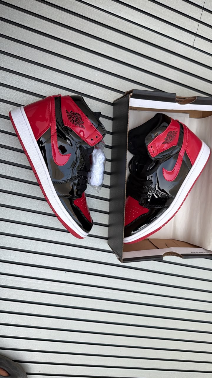 NIKE AIR JORDAN 1 RETRO HIGH OG  PATENT BRED
