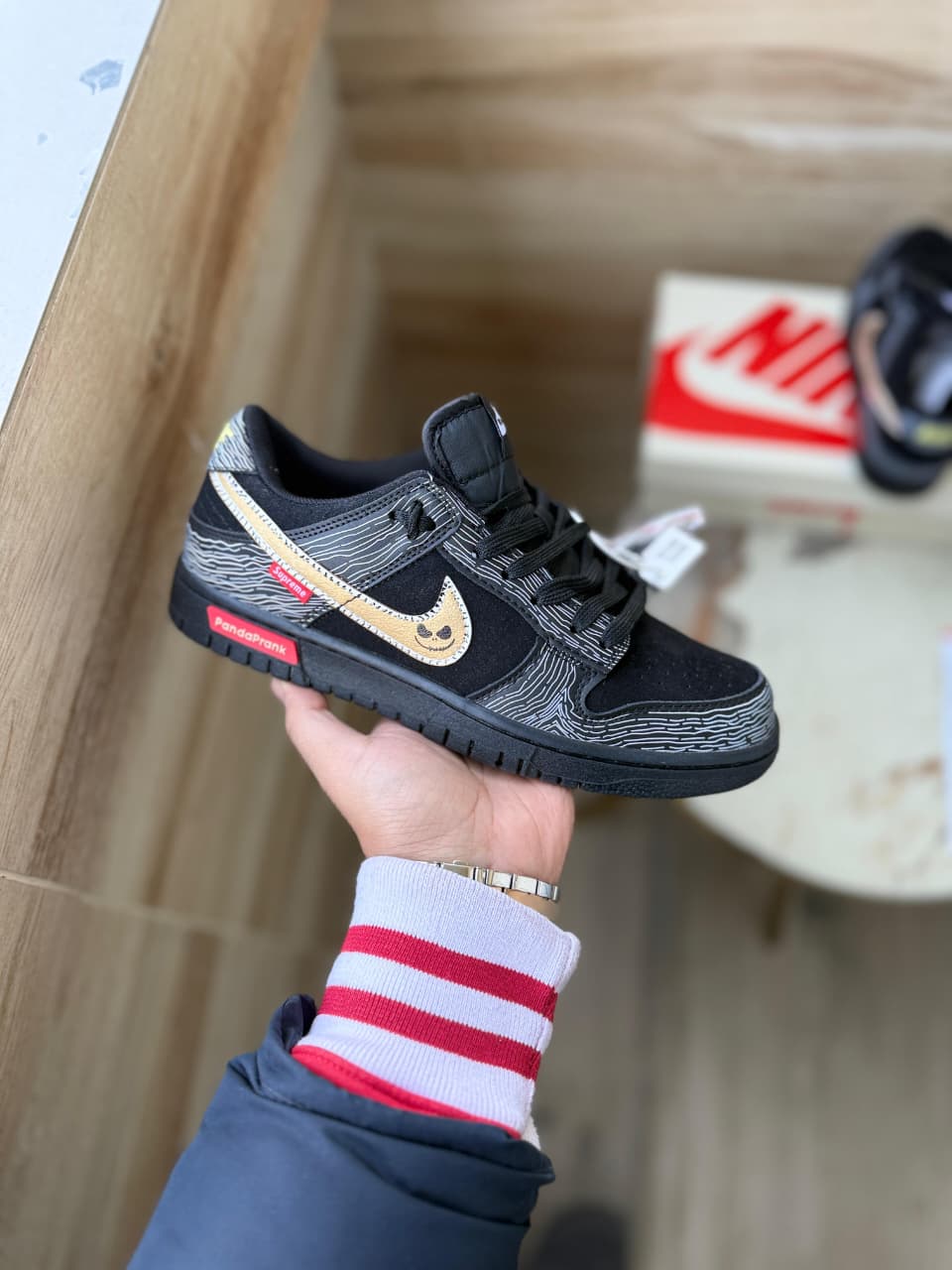 NIKE SB DUNK SUPREME ZEBRA 2025