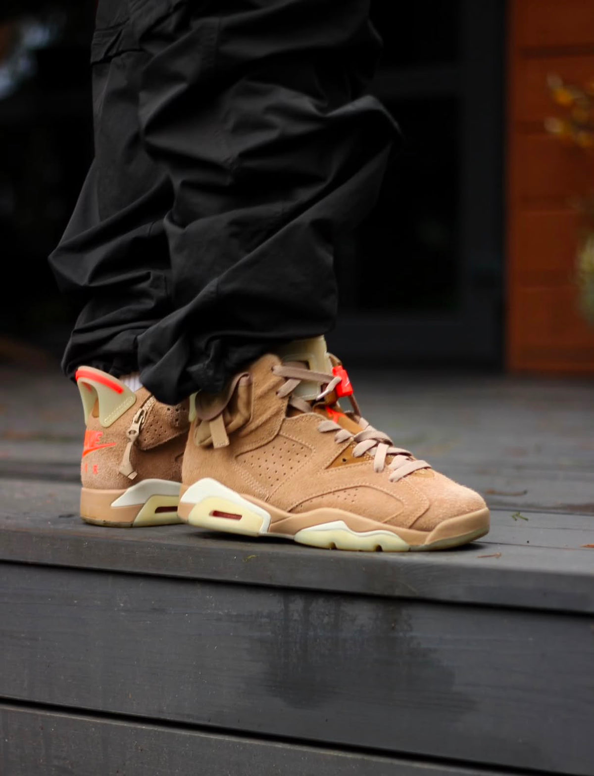 NIKE AIR JORDAN 6 RETRO TRAVIS SCOTT BRITISH  KHAKI