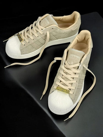 ADIDAS ORIGINALS SUPERSTAR  BEIGE ENGRAVED 3 STRIPS FLOWER