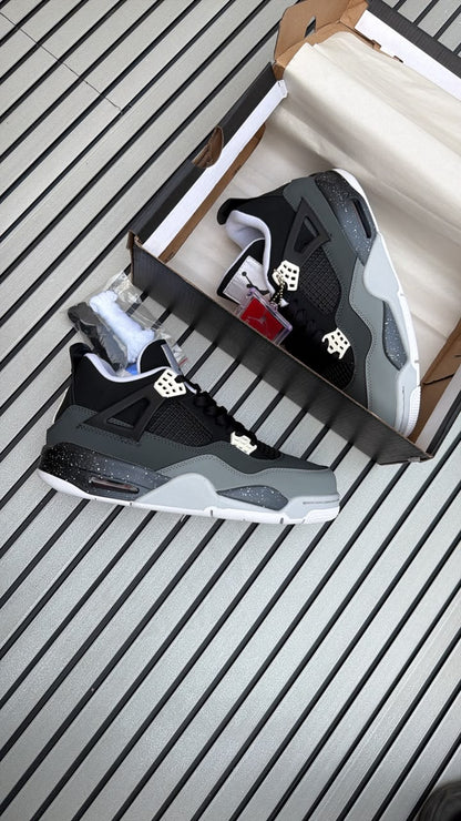 AIR JORDANS RETRO 4