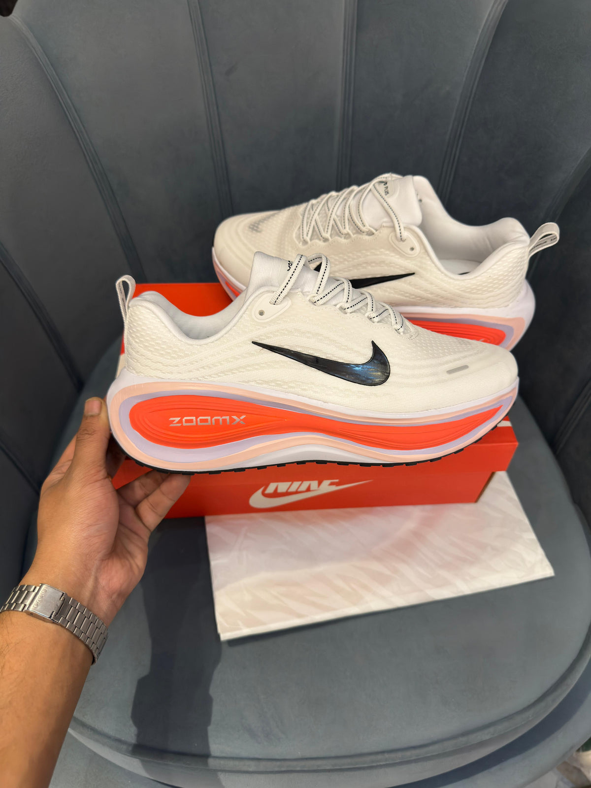 NIKE  VOMERO PLUS WHITE BLACK BRIGHT CRIMSON