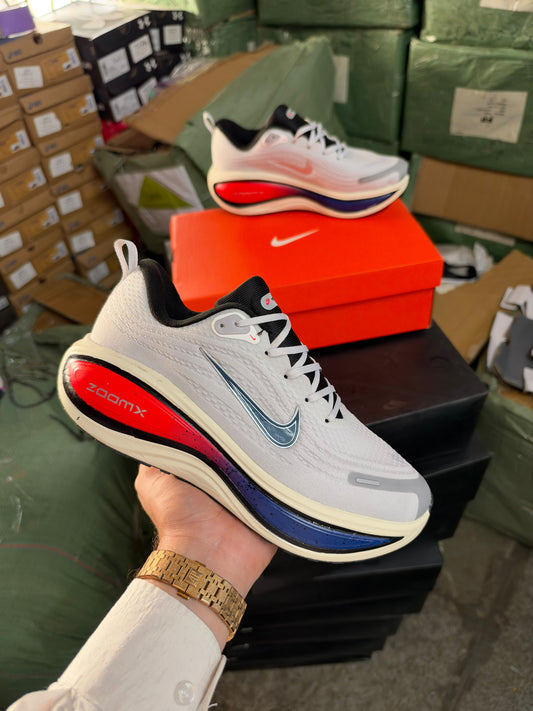 NIK VOMERO PLUS MULTI WHITE BLACK RACER BLUE