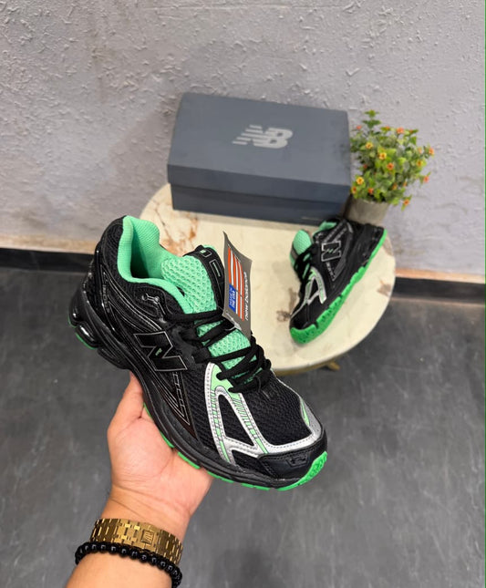 NEW BALANCE 1906 METALLIC GREEN